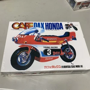 Moto CAFE DAX HONDA - NUOVO - CAFE RECER 1:8  - Kit Da Montare Collezione - Foto 1 di 6