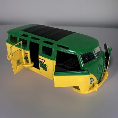 Volkswagen Bus Jada Toys modelo diecast TMNT Teenage Mutant Ninja Turtles 1962 Foto 1 de 4