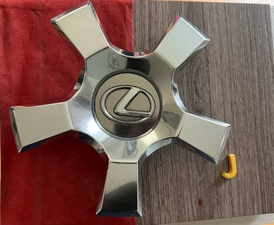 #J 1) 2016-2021 Lexus LX570 21" OEM Polished & Hyper Center Cap 4260B-60440 - Image 1 of 4