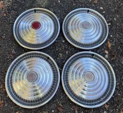 Juego De 4 Cubiertas De Rueda Pontiac Bonneville 15" Tapacubos De Colección 1970-1972 USADAS Foto 1 de 4