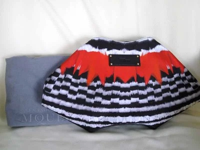 Bolso clutch Alexander McQueen De-Manta estampado abstracto plumas nuevo con etiquetas rojo negro blanco Foto 1 de 4