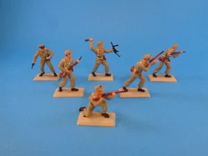 BRITAINS DSG * WWII GERMAN INFANTRY Deutsches Afrika Korps (DAK) * TOY SOLDIERS - Picture 1 of 13
