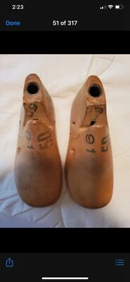 Zapatos antiguos de madera para niños talla árbol 5D Foto 1 de 3