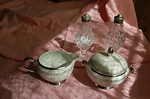 NEU Mikasa Heirloom Platinum Zuckerdose & Milchkännchen - Bild 1 von 12