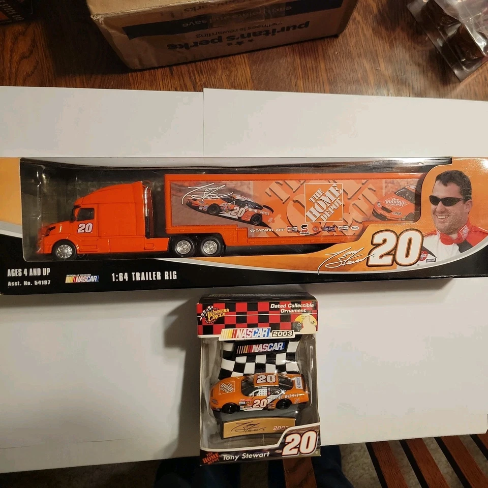 NASCAR Тони Стюарт No20 1:64 прицеп и 2001 украшение - Изображение 1 из 4