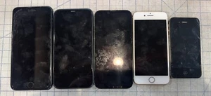 LOT OF 5 MISCELLANEOUS iPHONES - *AS-IS FOR SALVAGE/PARTS/DISASSEMBLY* - Photo 1 sur 6