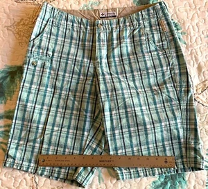 COLUMBIA Sportswear Women’s Casual Shorts Size 8P Checks - Picture 1 of 4