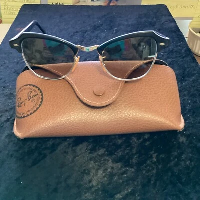 Vintage B &L Black/Gold 12KGF Sunglasses 22-46/ 5 3/4 135cm - Image 1 of 4