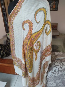 Sciarpa pashmina stampata in morbida seta fine. Meraviglia del Kashmir "Attraverso l'anello del dito - Foto 1 di 8