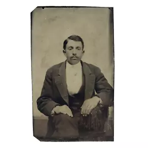Solenne sedia in posa uomo tintinnio c1870 antico piatto 1/6 foto baffi C3687 - Foto 1 di 2