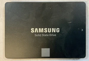 Samsung MZ-75E1T0 1TB, Internal, 2.5 inch (MZ7LE1T0) Internal SSD NS-M4D - Picture 1 of 3