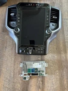 2020 2021 2022 2023 2024 RAM 1500 LIMITED 12” SCREEN & RECEIVER UC5 UNLOCKED - Picture 1 of 5