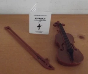 Barbie bambola strumento musicale violino e arco con spartiti VALZER Mattel - Foto 1 di 7