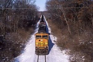 Original Railroad Slide BNSF Railway 8952+1 SD70MAC at Springfield, IL - Picture 1 of 1