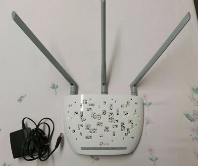 TP-Link Access Point N450 2.4GHz, WiFi Extender e Client, 3 antenne - Immagine 1 di 2