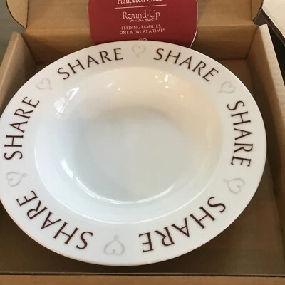 Pampered Chef Round-Up from the Heart Share Bowl 2953 New In Box - Image 1 of 2