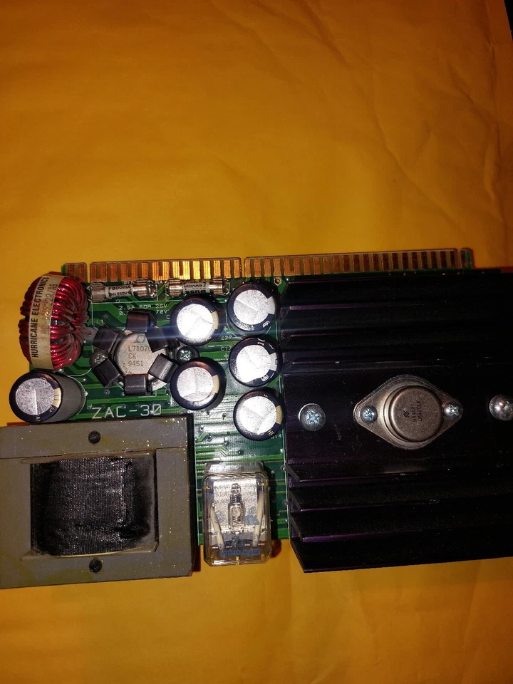 Nuevo Siemens ZAC-30 500-892999 MXL MXLV Alarma de Incendio 30W Audio Zona Amplificador Tarjeta Foto 1 de 1