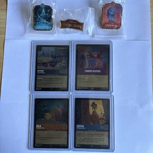 DISNEY LORCANA SHIMMERING SKIES FOIL PROMOS CARD SET OF 4 AND PROMO PIN SET OF 3 - Bild 1 von 1