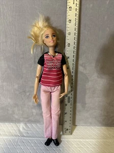 Barbie Made To Move Soccer Player Doll 2016 DVF69 Fully Articulated Dressed - Bild 1 von 7