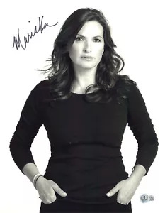 Mariska Hargitay Signed Autograph Law & Order SVU 11x14 Photo Beckett BAS - Picture 1 of 1