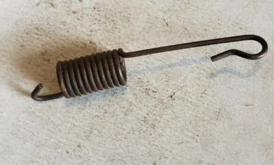 Obsolete NOS Poulan Trimmer Weed Eater MUFFLER SPRING 26621 ORIGINAL OEM PRO150 - Image 1 of 3