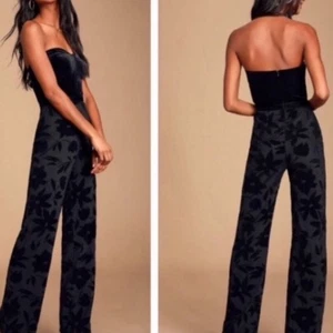 LULUS Love About It Jumpsuit schwarz Samt trägerlos weites Bein edel Damen Medium - Bild 1 von 12