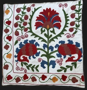 Pottery Barn Floral Suzani Embroidered Pillow Cover 20 X 20 - Picture 1 of 5