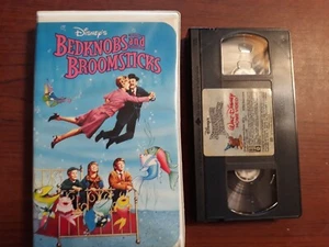 Bedknobs and Broomsticks (VHS, 1997 [1971) 016. Angela Lansbury, Roddy McDowell - Picture 1 of 2