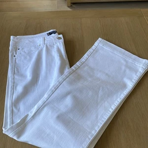 Ladies Vintage Flared White Jeans Size 16 Principles By Ben de Lisi - Picture 1 of 9