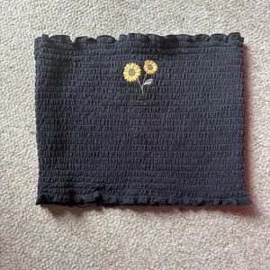 Hollister Black Smocked strapless Crop Top sunflower Motif Reversible L -size 12 - Picture 1 of 4
