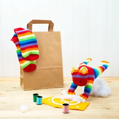 SOCK CREATURES Kit de artesanía de rana de calcetín | kit de costura | kit de artesanía para niños | fiesta con zoom | manualidades