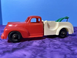 Hubley Kiddie Toy 7 Inch Red And White Plastic Tow Truck With Original Hook - Picture 1 of 6
