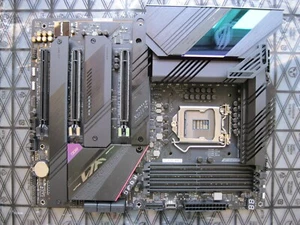ASUS ROG Strix Z590-E Gaming WiFi 6E LGA 1200 ATX Gaming Motherboard - Bild 1 von 4