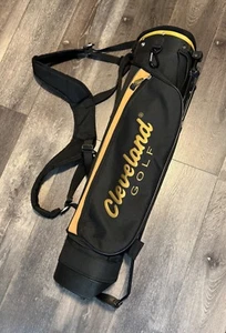 Cleveland Golf Junior Stand Bag Black Gold Wedge Putter Kids Carry - Picture 1 of 14