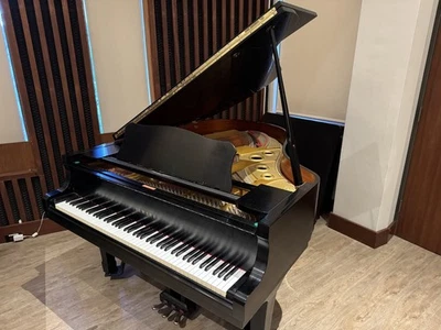 Yamaha G3 Baby Grand Piano, Polished Black - Image 1 of 4