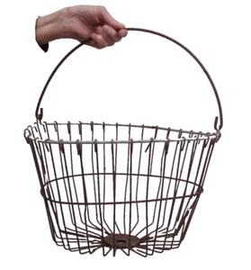 PRIMITIVE ANTIQUE WIRE EGG APPLE GATHERING BASKET W HANDLE FARM RUSTIC COUNTRY - Picture 1 of 13
