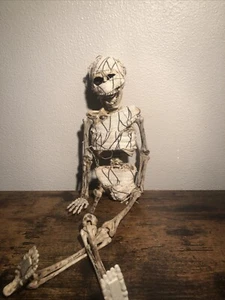 Vintage skeleton movable parts 2010 magic power company - Picture 1 of 16