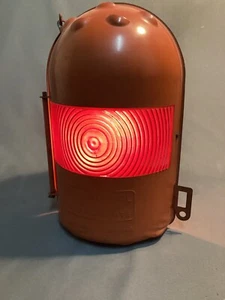 OLD FLASHING LANTERN RED LIGHT. KEROSENE OIL. RAILROAD SYSTEM. 11 INCHES HEIGHT - Picture 1 of 7