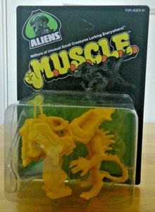 Super7 Aliens M.U.S.C.L.E. SDCC 2017 Esclusivo Ripley Giallo e Regina Confezione da 2 - Foto 1 di 2