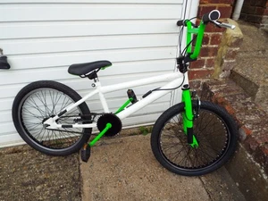 Fully Serviced BMX Bike. Gyro Brakes. 48 Spoke wheels. NEW Tyres & Tubes - Picture 1 of 7