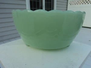 FIRE KING JADE-ITE JADITE 3 FOOTED BULB BOWL - Picture 1 of 2