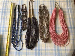 Vintage Menge 5 Samen Perlen Grob Multi-Strang Halsketten-Verschiedene Farben - Bild 1 von 1