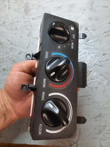 1999-2002 FRONT OVERHEAD AUXILLARY CLIMATE CONTROL ASSEMBLY XL1H-19E764 - Picture 1 of 2