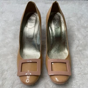 Roger Vivier Women's Tan Cream Pump Round Toe Slip On Heels Size 40 - Picture 1 of 15