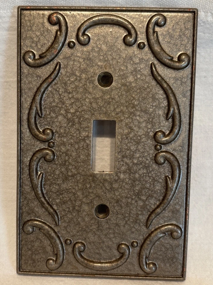 Champagne Cobre Decorativo Ornamentado Placa Interruptor Único Cubierta Metal 2003 LHMC Foto 1 de 1