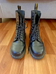 Stivali da combattimento classici Doc Martens Air Wair colore nero, donna taglia 6 - Foto 1 di 11