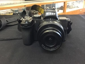 Nikon Z-50 20,9 MP mit 16-50 mm VR Objektiv Kit spiegellose Kamera - schwarz KOSTENLOSER VERSAND - Bild 1 von 13