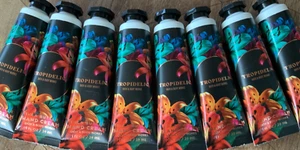 8 (ocho) CREMA DE MANOS TROPIDELIC tamaño viaje karité baño y cuerpo funciona - Imagen 1 de 2