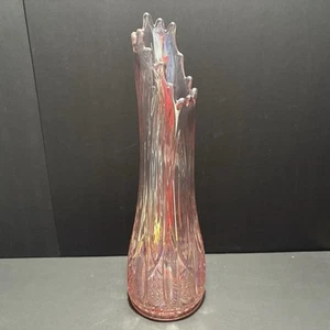 Vintage LE Smith Barbiecore Pink Diamond Cut Iridescent Swung Glass 14 3/4" Vase - Picture 1 of 8