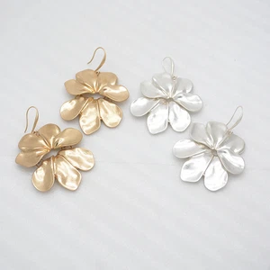 RLM Robert Lee Morris Soho HEAVY silver tone gold plated large flower earrings